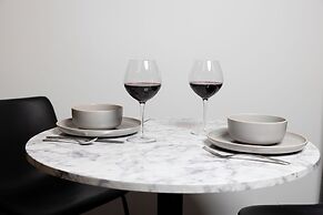 Thena Hotel - Spacious 1 BDRM