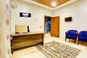 Mordern Rooftop Restro and Pool at Udaipur