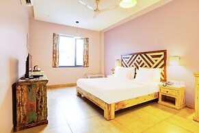 Mordern Rooftop Restro and Pool at Udaipur