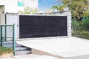 Mordern Rooftop Restro and Pool at Udaipur