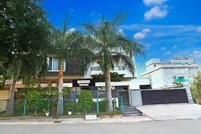Mordern Rooftop Restro and Pool at Udaipur