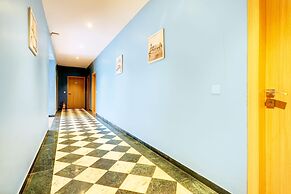 Mordern Rooftop Restro and Pool at Udaipur