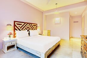 Mordern Rooftop Restro and Pool at Udaipur