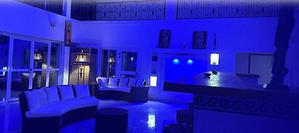 Chateau Mbeka'a Paris