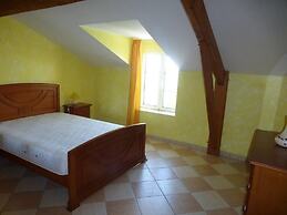 Spacious Holiday Home in Monsegur With Pool