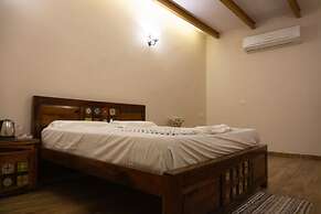 Sultanpur Resorts