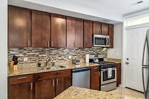 Cozy 1-Bedroom Apt with In-Unit Laundry