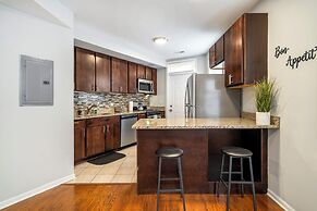 Cozy 1-Bedroom Apt with In-Unit Laundry