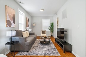 Cozy 1-Bedroom Apt with In-Unit Laundry