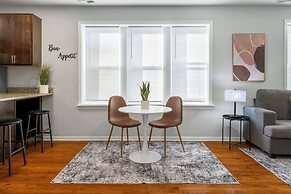 Cozy 1-Bedroom Apt with In-Unit Laundry