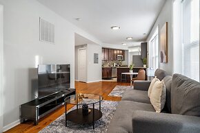 Cozy 1-Bedroom Apt with In-Unit Laundry