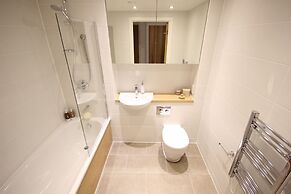 2BR Apartment - Sleeps 4 - Free Parking - Reading