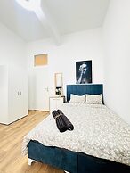 5BR Apt 10min to Matzleinsdorfer