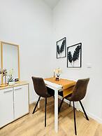 5BR Apt 10min to Matzleinsdorfer
