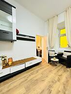 5BR Apt 10min to Matzleinsdorfer