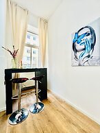 5BR Apt 10min to Matzleinsdorfer