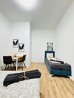 5BR Apt 10min to Matzleinsdorfer