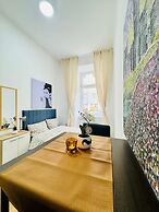 5BR Apt 10min to Matzleinsdorfer