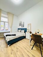 5BR Apt 10min to Matzleinsdorfer
