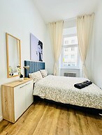 5BR Apt 10min to Matzleinsdorfer