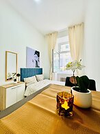 5BR Apt 10min to Matzleinsdorfer