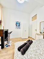 5BR Apt 10min to Matzleinsdorfer