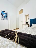 5BR Apt 10min to Matzleinsdorfer