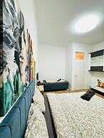 5BR Apt 10min to Matzleinsdorfer