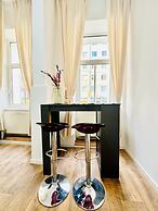 5BR Apt 10min to Matzleinsdorfer