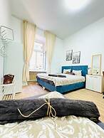 5BR Apt 10min to Matzleinsdorfer