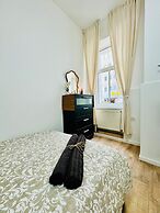 5BR Apt 10min to Matzleinsdorfer