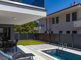 Charming Apartment Island Krk With Private Pool