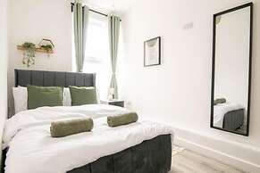 Cosy 3 Bed Flat in Southsea