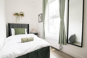 Cosy 3 Bed Flat in Southsea