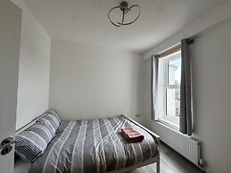 Three Double Rooms in Spacious Home