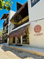Joanza by ÓOL Hotels