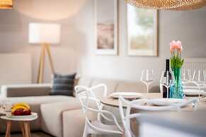 Modern Pla a Basen Rodzinnie i Luksusowo