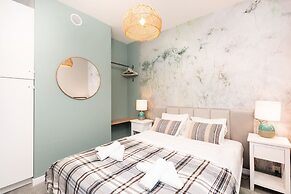 Modern Pla a Basen Rodzinnie i Luksusowo