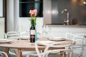 Modern Pla a Basen Rodzinnie i Luksusowo