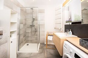 Modern Pla a Basen Rodzinnie i Luksusowo