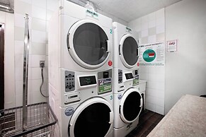 Central Park Studio With Sleeping Loft