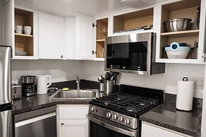 Central Park Studio With Sleeping Loft