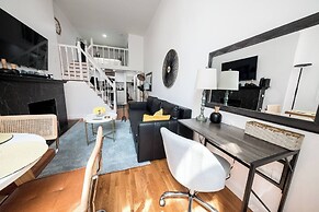 Central Park Studio With Sleeping Loft