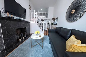 Central Park Studio With Sleeping Loft