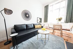 Central Park Studio With Sleeping Loft