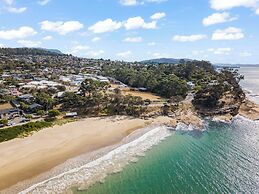 Gorgeous 4 Bedroom House - Blackmans Bay