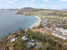 Gorgeous 4 Bedroom House - Blackmans Bay