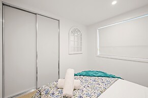 Gorgeous 4 Bedroom House - Blackmans Bay