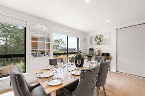 Gorgeous 4 Bedroom House - Blackmans Bay