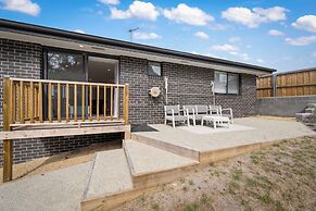 Gorgeous 4 Bedroom House - Blackmans Bay